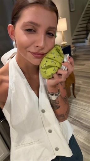 i got my wisdom teeth taken out wide awake. felt every tooth come out. worst pain of my life. tried to numb it with high noons. got dry sockets for 3 months. i can literally do anything now. it made me strong. i looked like this for a full month. #widomteethremoval #pain