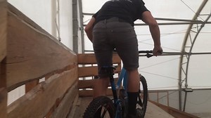 271K views · 2.4K reactions | Tried to teach Yoann Barelli some tricks in the foam today, instead he taught me you can enduro anything, anytime, anywhere Giant Bicycles #RideLife #EnduroDome | Reece Wallace | Facebook