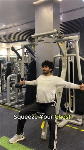 HOW TO: PROPERLY USE THE PECK DECK CHEST FLY MACHINE WITH GOOD FORM