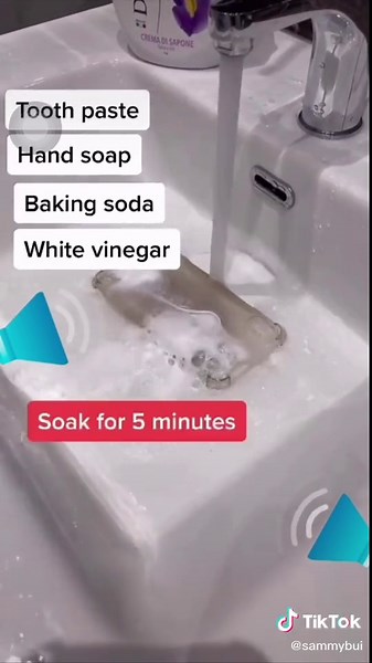 try niyo na guys legit goodbye yellowish cases sa mga naka clearcase dyan☑️ 🙌💯 #tutorial #case #clean #foryou #fypシ #hacks #tips #trending #iphone