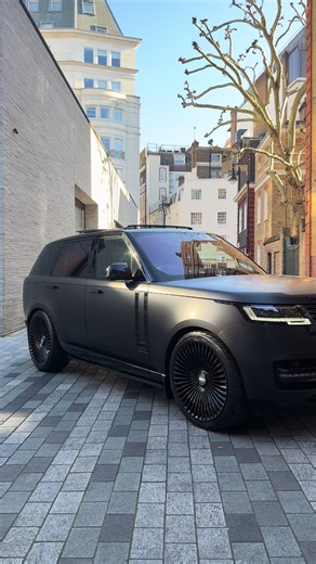 Range Rover Autobiography: The Luxury SUV