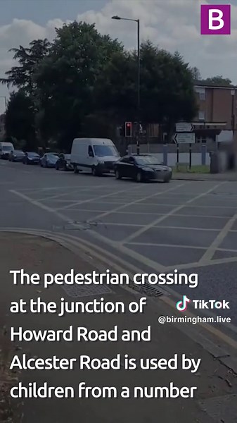 The 'dangerous' crossing where drivers ignore schoolkids to jump red lights #dangerous #kingsheath #birmingham #uk #foryoupage