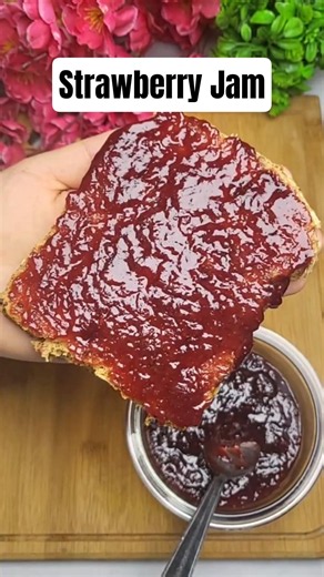 No Refiend Sugar No Preservatives Strawberry Jam at home #strawberryjamrecipe #jam #healthy