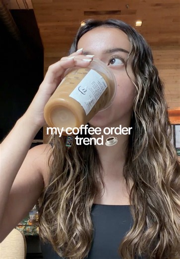 haciendo el trend de my coffee order!! 📱☕️ me encantó la orden que me tocó, muy recomendada! inspo: @B l a n c a 🤍 🍸💄 #starbucksorder #mycoffeeorder #trend #starbucksdrinks #icedcoffee