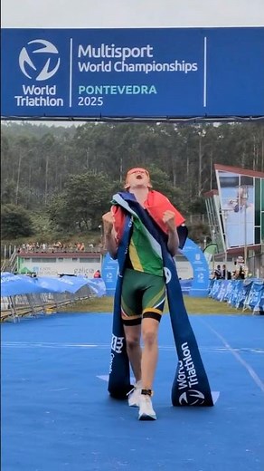 Antony Clayton takes the World Junior Cross Triathlon title 👏#MultisportWCH2025 #Triathlon #shorts