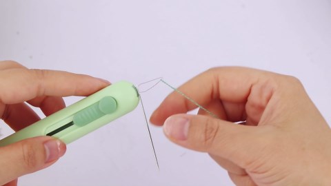 2025 3-in-1 Automatic Needle Threaders, Seam Ripper, Needle Box, 3PCS Thread Remover Tool for Hand Sewing, Sewing Kit Quick Loop Needle Threader