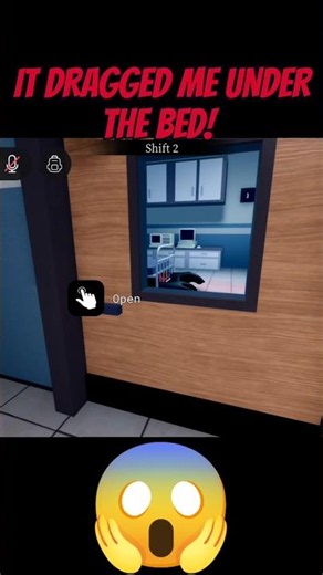 [Animal Hospital] IT DRAGGED ME UNDER THE BED! 😱 | Roblox