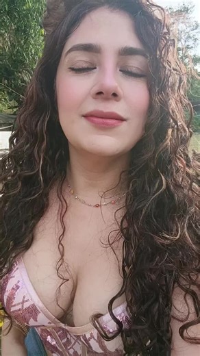 Videos de Valentina💗 (@prettyvalentina_) con “Oh, Pretty Woman - Roy Orbison”