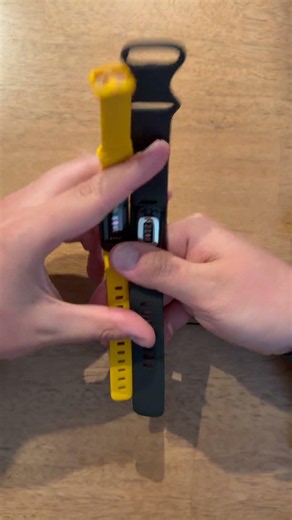 Ultimate Sensor Comparison: Apple Watch vs 3 Fitbits! 🩺