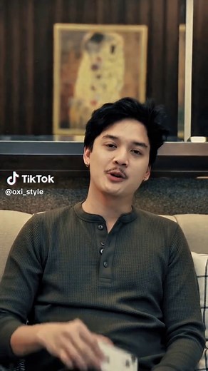 Pesona Cowok Berkumis: Gaya dan Outfit Terbaru