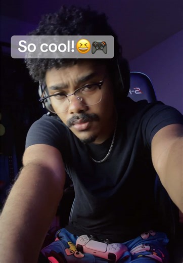 Master Gaming with Two Controllers at Once!