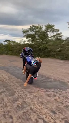 R15 V3 4K Cinematic Ride 🎥🔥