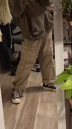 Exploring Earthy Tones: A Dark Academia Aesthetic Journey