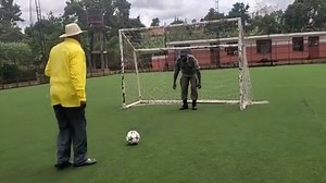 499K views · 8.2K reactions | BREAKING NEWS. From Kikuubo Online Arsenal has COMFIRMED the Signing of Ugandan striker MANA- PINNETT Museveninho Gilberto Tibuhaburwa gasper Apresido Di Sanchez Leo Nidas Da Silver Kaguta Museveni You get to focus on the things that really matter while we sort out the weekly shopping and have it delivered to your doorstep. Download the free #KikuubOOnline app or call our toll free number 0800271900 and #Tap2Shop | Teacher Mpamire | Facebook