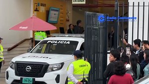 #Nacional Alumna de la UPN fall€ci∅ de paro cardiaco dentro de la Universidad en Trujillo. Una joven estudiante de la Facultad de Arquitectura de la Universidad Privada del Norte de la urbanización El Molino Trujillo, fall€ci∅ aparentemente de un paro cardíaco en el cuarto piso del pabellón H. Según algunos testigos manifestaron que la joven se dirigía al cafetín cuando de pronto se desvaneció y cayó por unas escaleras al piso. Por más que alumnos y paramédicos intentaron reanimarla, no pudieron