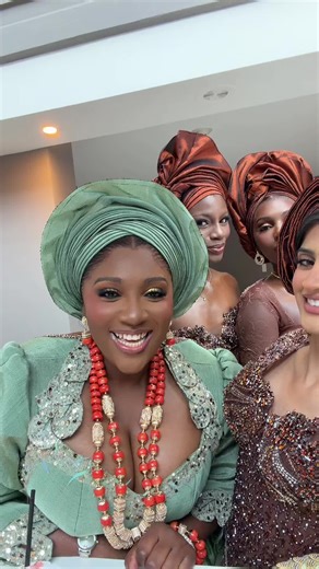 Nigerian Wedding Traditions with the Bride in Gilet