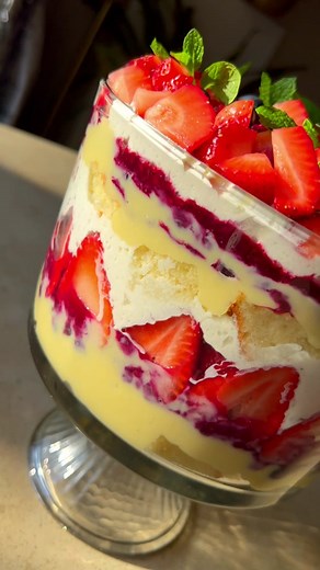 Traditional English Trifle Recipe: A Delightful Dessert