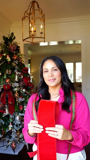 5.1K views · 988 reactions | You asked, we listened.  Here’s exactly how we make those signature Blanc Box bows everyone’s been talking about. Want the look without the work? Shop our premade bows + Bow Boxes online → shopblancbox.com | Blanc Box- Luxury Holiday Decor | Facebook