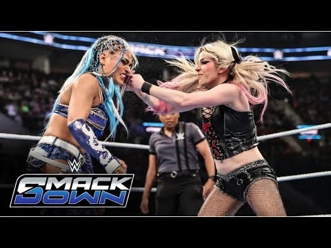 Liv Morgan Delivers a Fierce Forearm Strike to Zelina Vega on SmackDown