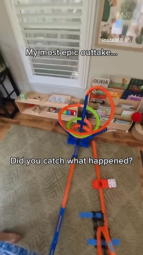 They don’t always go as planned, but at least the Insta360 x5 allows me to catch it all - even when it is a train wreak. #stuntdad #hotwheels #toys #insta360 #Bloopers Hot Wheels Nugget TrackJack | Diecast Stunt Dad