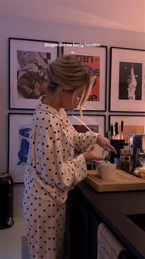 Lotte Feyen on Instagram: "De dagelijkse struggle met: Een tweede kind willen Geen tweede kind willen Klaar zijn voor nog een baby of me nooit klaar voelen Opnieuw beginnen of weten dat het misschien de laatste keer is Genoeg liefde hebben voor twee Bang zijn dat het me teveel wordt Ons gezin veranderen of het precies laten zoals het is Me compleet voelen met één of me afvragen of er iemand ontbreekt #family #moederschap #momthoughts ❤️"