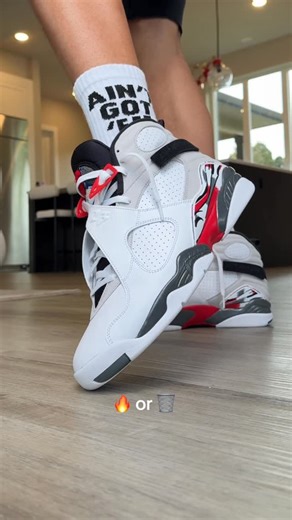 DJ Willingham on Instagram: "🔥 or 🗑️ Air Jordan 8 Bugs Bunny 2025"