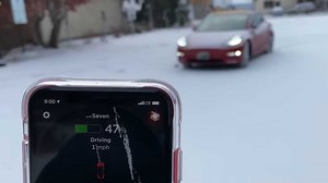Play It Safe: Let Tesla Smart Summon Pick You Up When It Snows