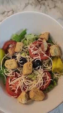 COPYCAT OLIVE GARDEN SALAD WITH AN EASY CREAMY ITALIAN DRESSING #copycatrecipes #shorts #saladrecipe