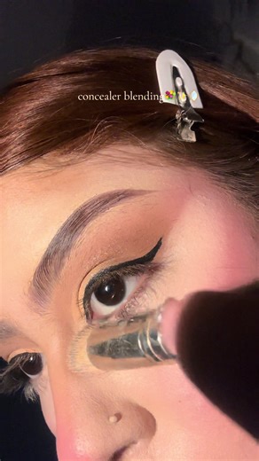 Master Concealer Blending with Beauty Blender Tips