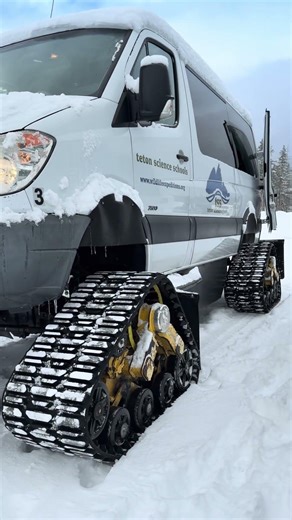 Yellowstone Winter Snowcoach Trips