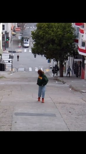 𝐋𝐀𝐙𝐎 on Instagram: "Counting down to the new year with our 2023 top 10. At #4 with another heavy banger we have @spaceghost.loco viral hill bomb out in San Francisco. A wild ride that had us amazed.This moment resonated even outside the rollerskating community for its intensity and magnitude.🛠️ Hats off to @spaceghost.loco for giving us such a jaw dropping thrill. 🙌"