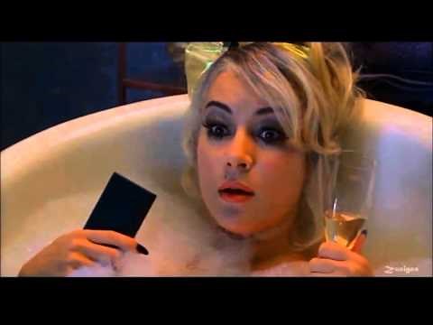 BRIDE OF CHUCKY (1998) BATHTUB SCENE-JENNIFER TILLY