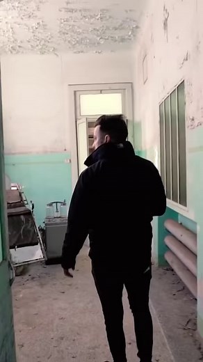 Super Rare 100-Year-Old X-Ray Machine! 😲 #exploringwithjosh #abandonedasylum #urbanexploration #xray | Exploring with Josh