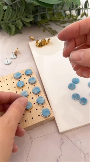 MyClayCo - Clay, Resin & Jewellery Supplies on Instagram: "Polymer clay stud making is made so easy with bezels! This is also a great way to use up your small bits of polymer clay scraps. These were the leftovers from a faux stone slab I made 😊 We’ve just added a bunch of new bezel findings, so if you are a bezel lover too, go check them out! 💕 #polymerclay #fauxstone #studearrings #earringmaking #handmadeearrings"