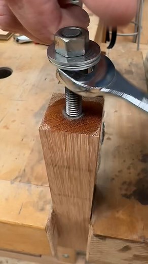 Today's Craftsmen on Instagram: "This might just blow your mind! 勞 Tapping threads into hardwood with a bolt and an impact driver—yeah, you read that right! Have you ever tried this? #WoodworkingHacks #DIY #ImpactDriver #WoodThreads #Innovation #ShopTips"