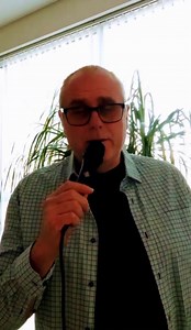 Mökkiviikonloppua vietetään... plakkarissa oli kuitenkin yksi laulu.. "Jälkemme hiekalla"..🎶🎤😀🎶 Hyvää viikonvaihdetta..👍🏻 | Arto Reunanen