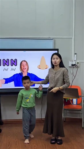 What Happens in a Phonics Class? 🎓 | Kids Learn English at Citrus English ✨ #shorts