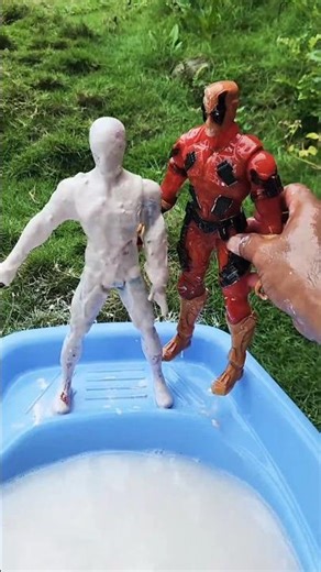 spider-man vs hulk vs spiderman vs человек-паук vs homem-aranha vs spider man vs Ultraman Deadpool