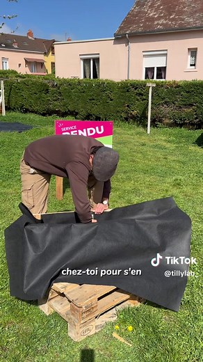 Publicité | On aménage complètement notre jardin avec des palettes 🌿 Et aujourd’hui, on te propose de réaliser une jardinière 100 % récup ♻️ Et si jamais il te manque des outils ou que tu as un besoin spécifique, tu peux faire appel à AlloVoisins : c’est une appli qui met en relation avec des particuliers ou des professionnels près de chez toi, pour tous types de services. En ce moment, ils organisent un jeu concours 🎁 Tu peux gagner jusqu’à 500 € de bons d’achat à utiliser sur @AlloVoisins en