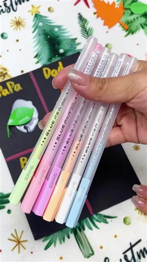 🎉 Nutzt ihr auch schon die neueste Version des Klebers wie ich? 😏 Den Link zu diesem innovativen Klebestift-Set habe ich in die Videobeschreibung gepackt – absolut empfehlenswert 👍 Auch für Kinder-DIY-Bastelprojekte völlig unbedenklich 🎨! #GluePen #NonStickyGlue #KidsCrafts #DIYCrafts #InnovativeProducts #ParentingHacks #SchoolSupplies #TikTokDIY #ArtSupplies #CreativeKids #Klebestift #BastelnMitKindern #NichtKlebend #Innovation #KinderDIY#glue #gluepen #pen#diy#diycrafts #diytutorial #diycr