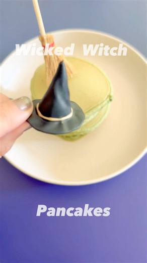 Easy Halloween Pancakes 🥞 🧙‍♀️ #shorts #asmrfood #recipe #halloween