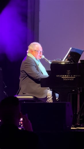 Heinz Rudolf Kunze live in Marl.. ❤️🎶🎶..Dein ist mein ganzes Herz🎶🎶❤️. #heinzrudolphkunze #konzert #1980smusic #live#retro