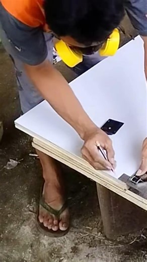 Before installing😱‼️ make a pattern drawing first for precision. #woodworking #tipspraktis #diy