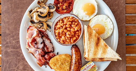 Petit-déjeuner anglais complet et traditionnel