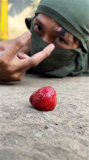 Watch please, How a ninja’s flexibility allows them to mimic the elastic movements of millipede