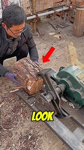 Watch Logs Split Like Butter 😳🔥