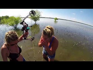 Bowfishing Girl gets first fish with a bow