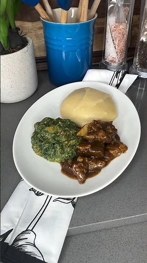 Dishing Up a Mouthwatering South African Dish 🇿🇦🍽️ | Tasty & Traditional Food Plate #deliciousfood