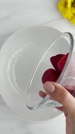 1.2M views · 10K reactions | Smashed Fruit #healthyrecipes #fruits #smashedfruit #desserts #fruitsalad #fooddolls | Food Dolls | Facebook