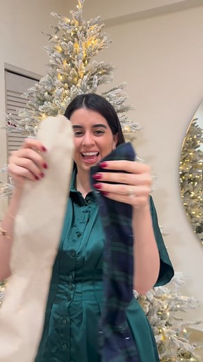 Decorating my Christmas Tree Pt 2❤️ my favorite ways to do ribbons on the tree, super easy and looks amazing! Can’t wait to show you the final result!✨ - - #christmas #christmasribbon #christmasdecor #christmasdecorations | Racafetti